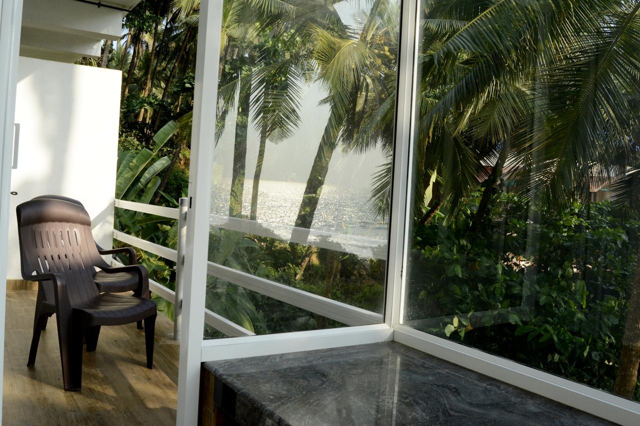 White Shell Beach House Kannur Extérieur photo